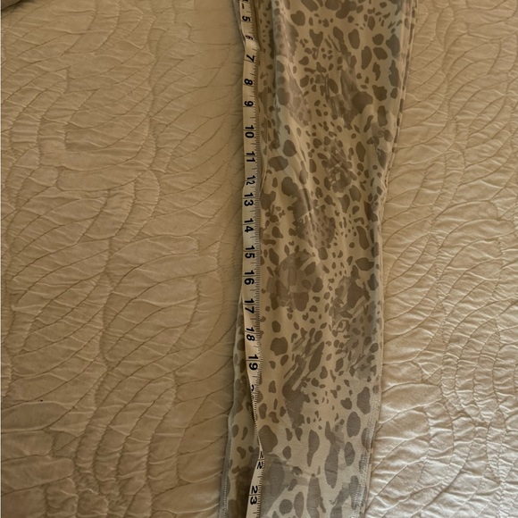 Lululemon Align Leopard Print leggings - Picture 3 of 6